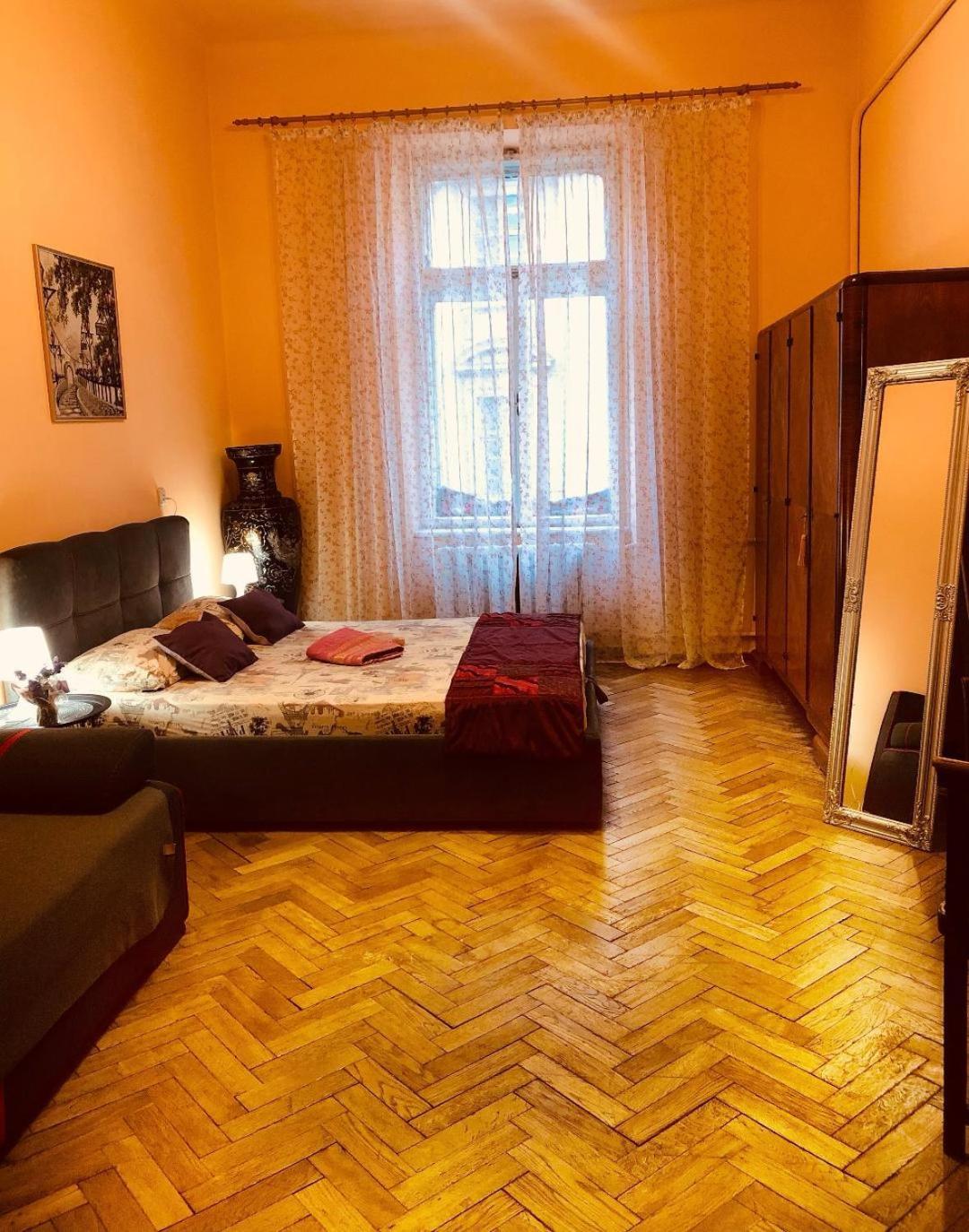 Lvivskiy Zatyshok Two Bedrooms Isolated With Balcony 外观 照片
